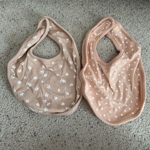 Quincy Mae Tan and Cream Baby Bib Set